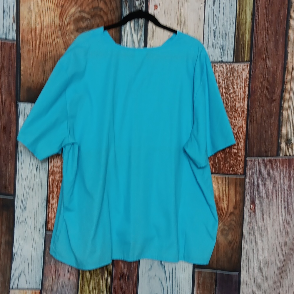Scrub Top - Picture 2 of 3